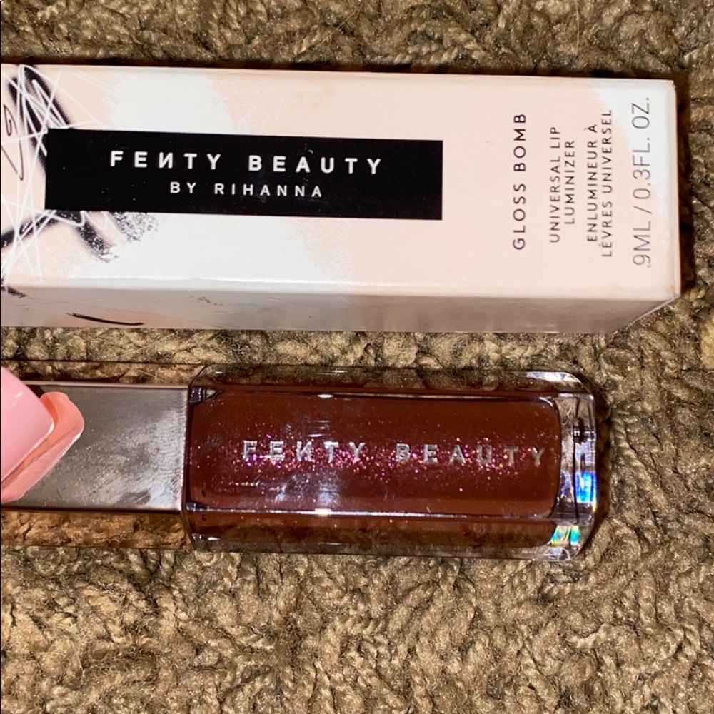 Fenty lipgloss